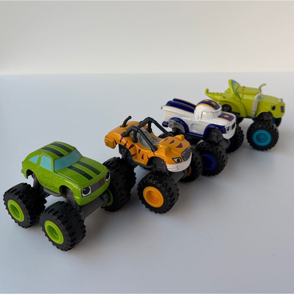 Fisher-Price Nickelodeon Blaze The Monster Machines Pickle Darington Stripes Zeg